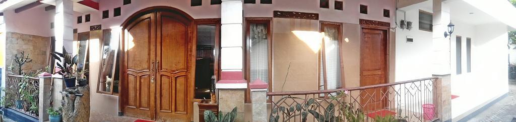 Wijilan60 Syariah Appartement Jogjakarta Buitenkant foto